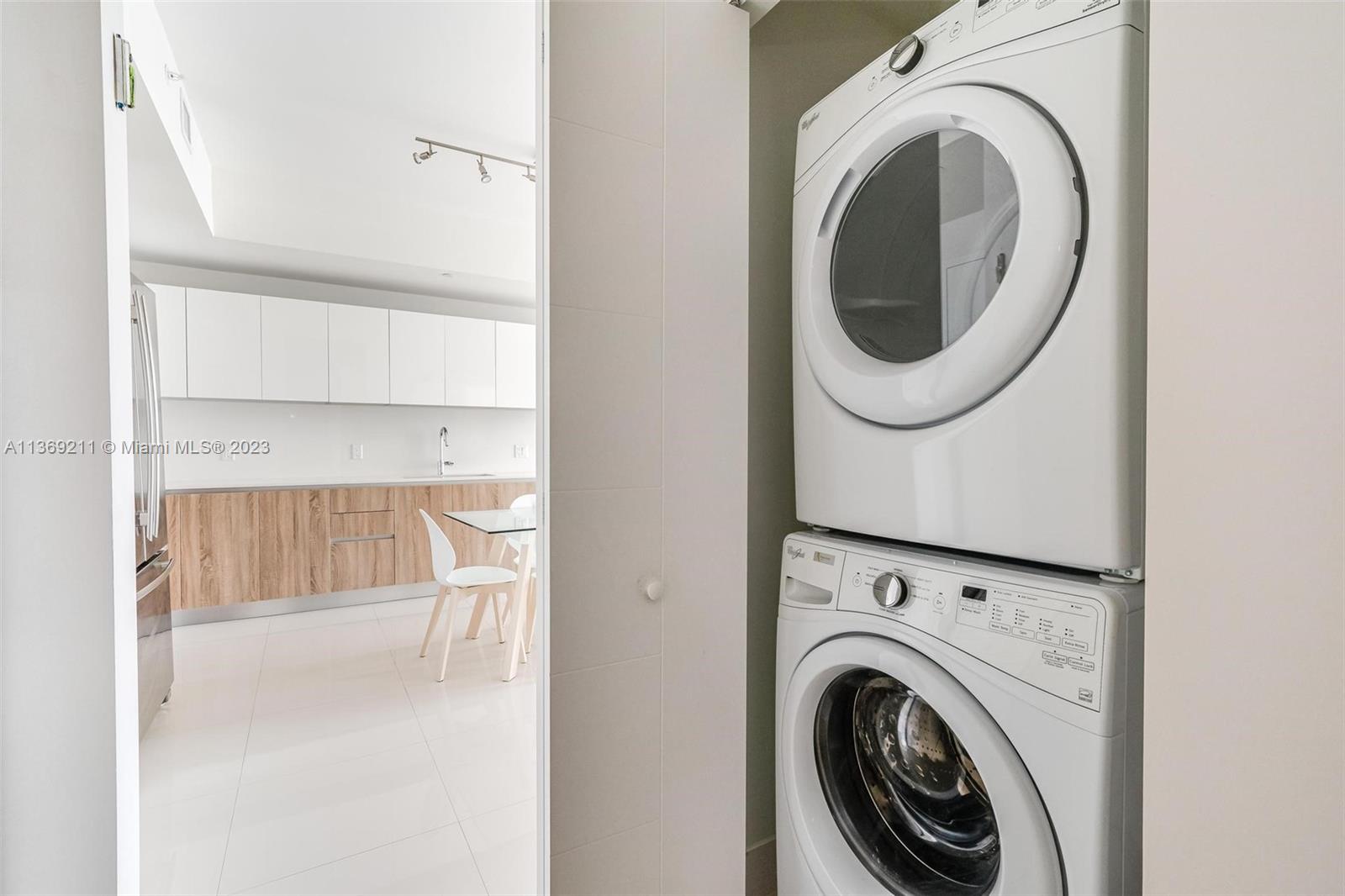 2960 NE 207th St Unit: 803