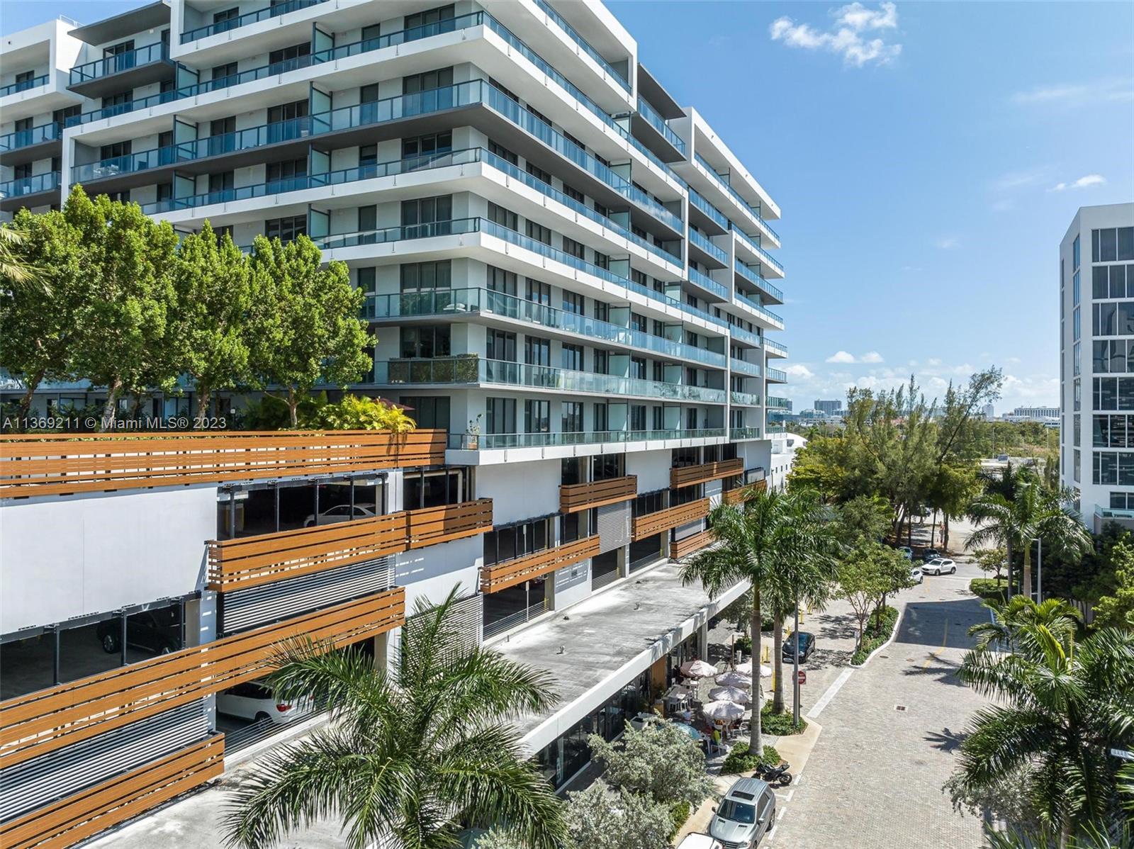 2960 NE 207th St Unit: 803