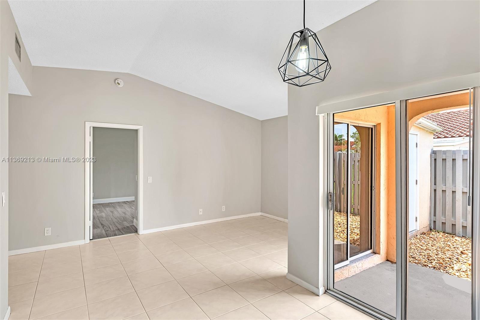 1439 Springside Dr Unit: 1439