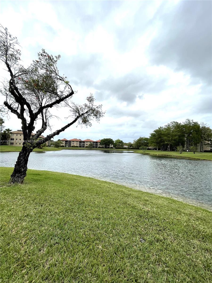 7980 NW 50th St Unit: 209