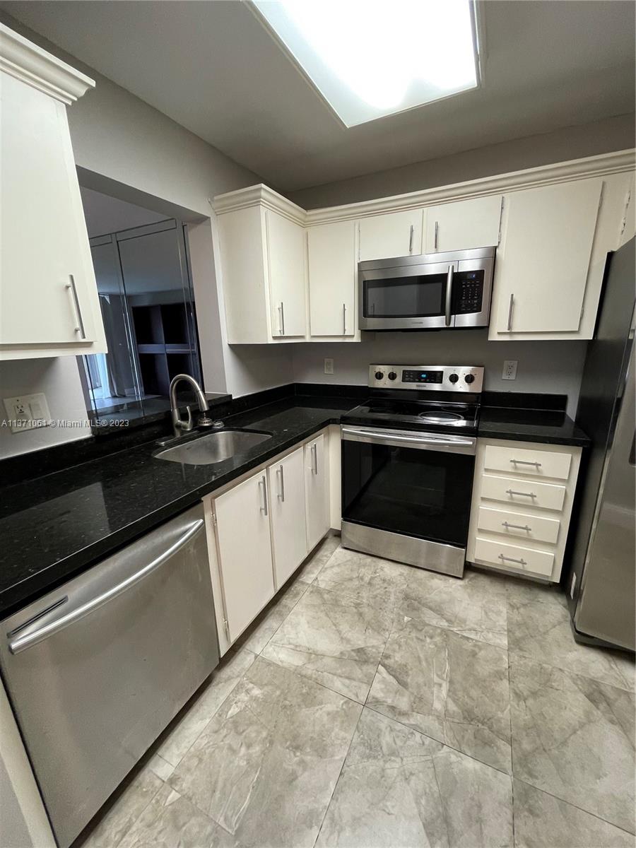 7980 NW 50th St Unit: 209