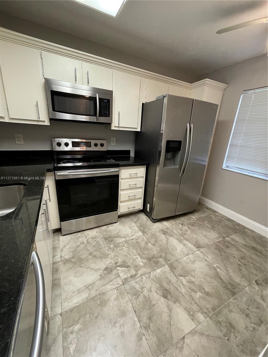 7980 NW 50th St Unit: 209