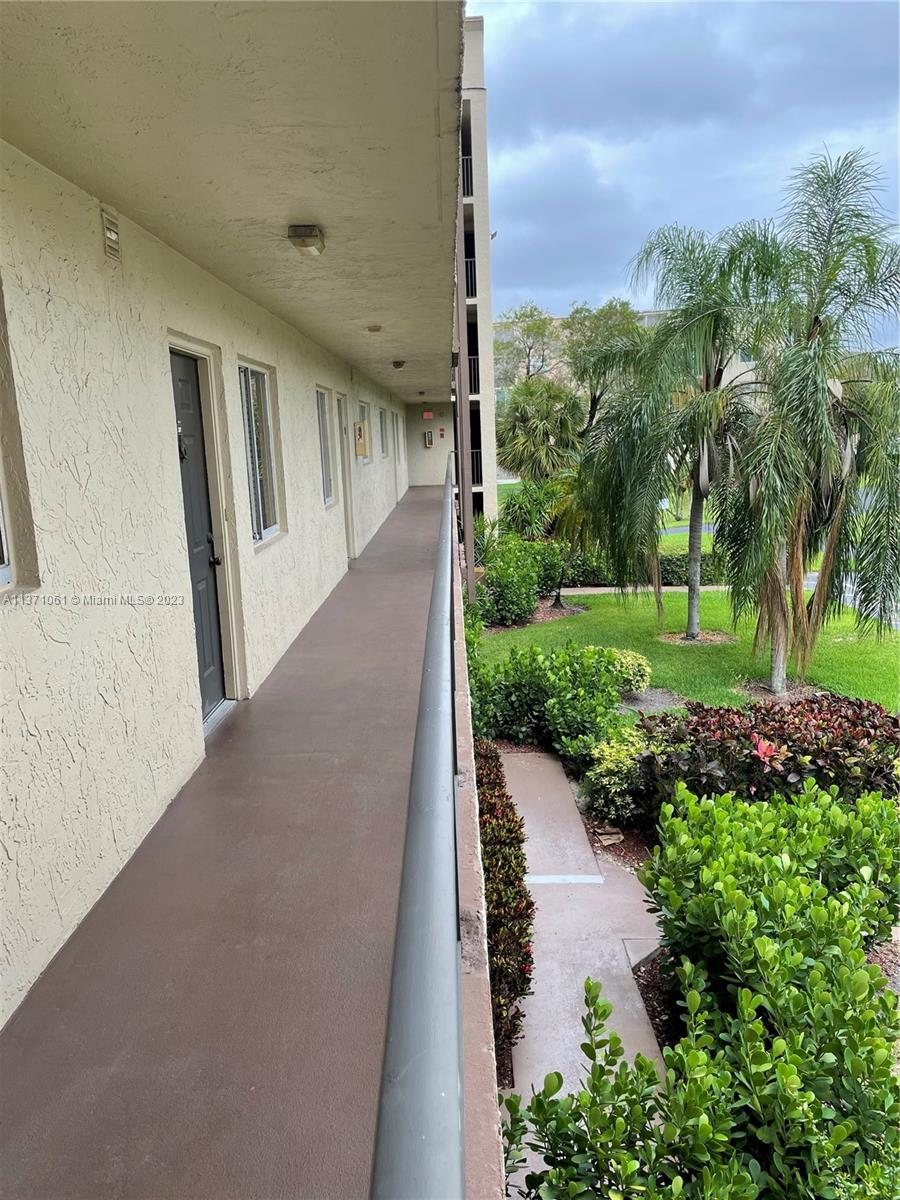 7980 NW 50th St Unit: 209