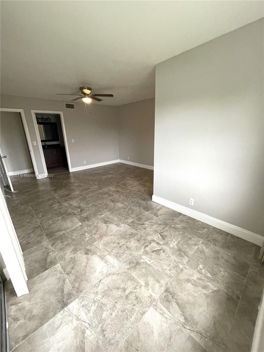 7980 NW 50th St Unit: 209
