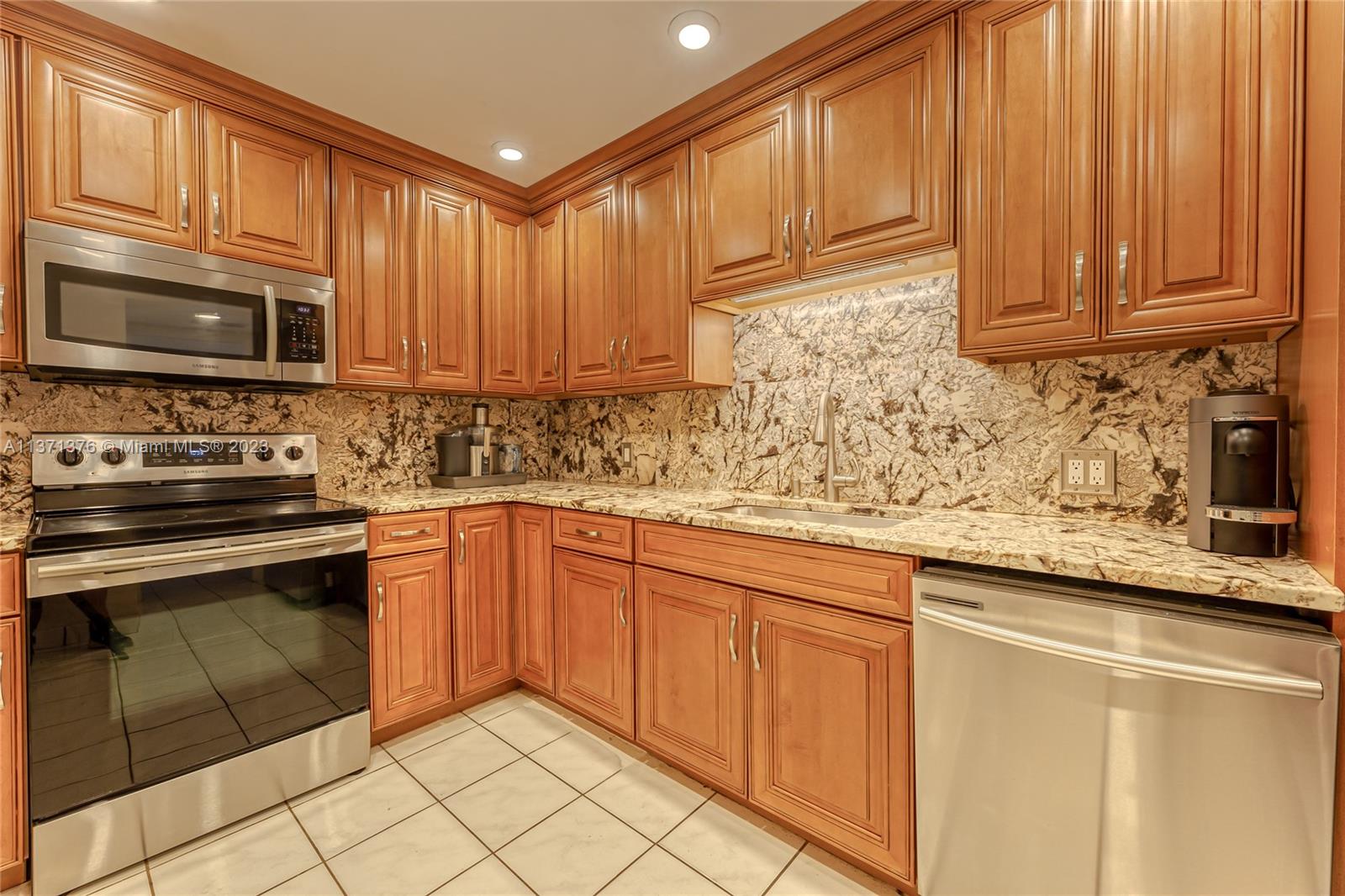801 S Ocean Dr Unit: 803