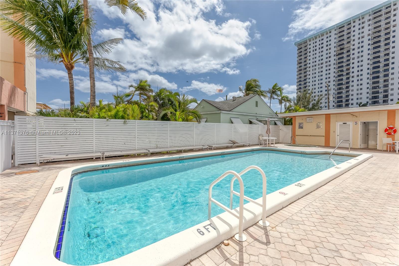 801 S Ocean Dr Unit: 803