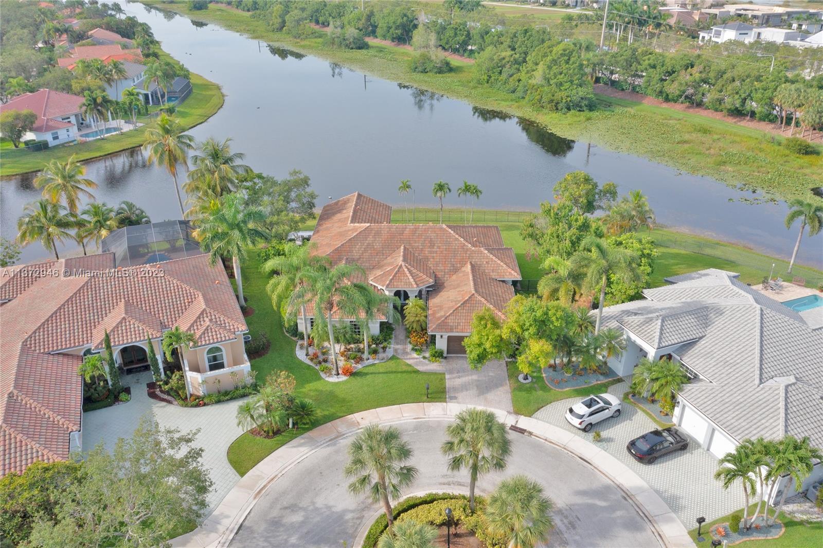 2717 Edgewater Ct
