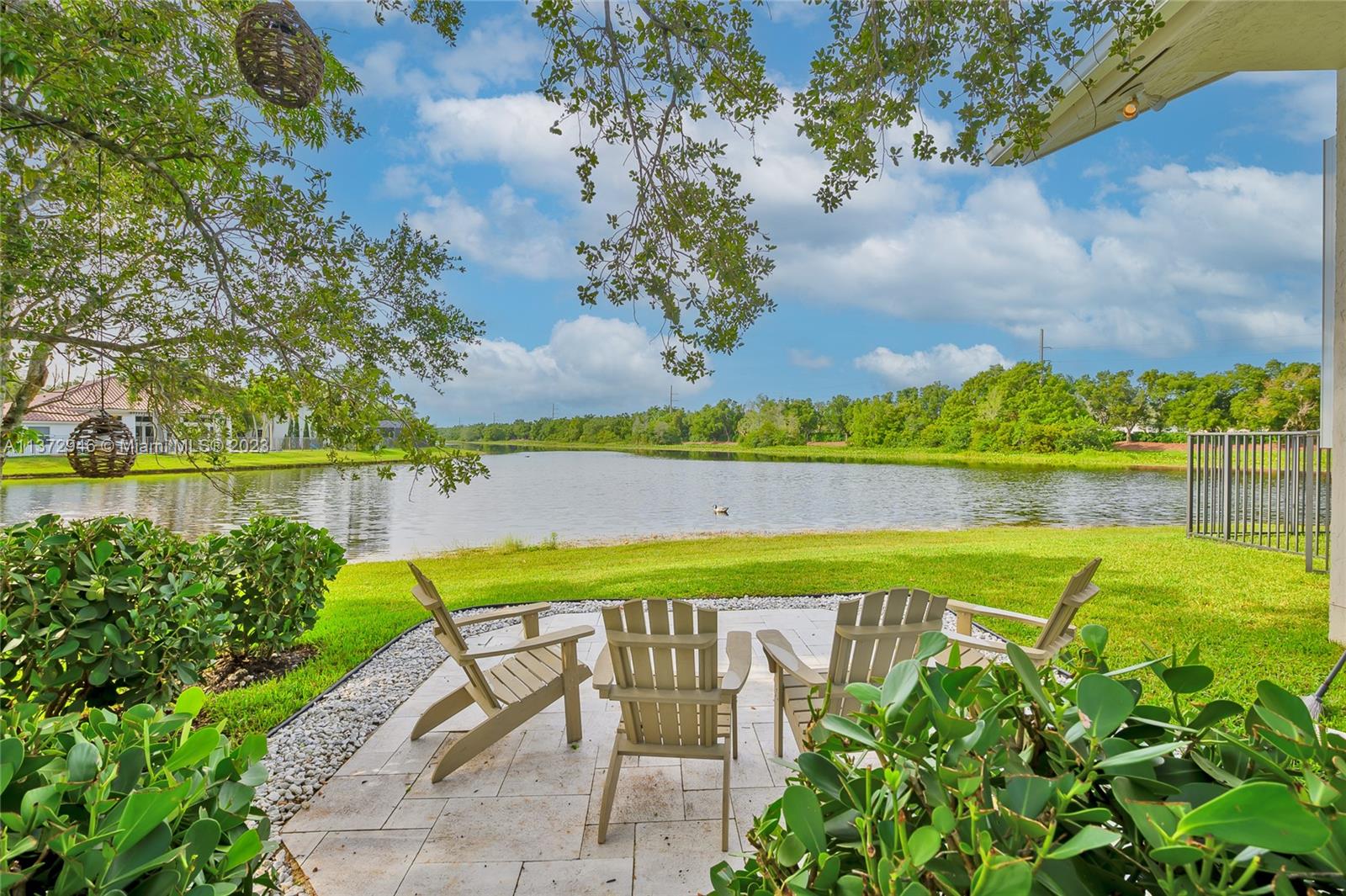 2717 Edgewater Ct