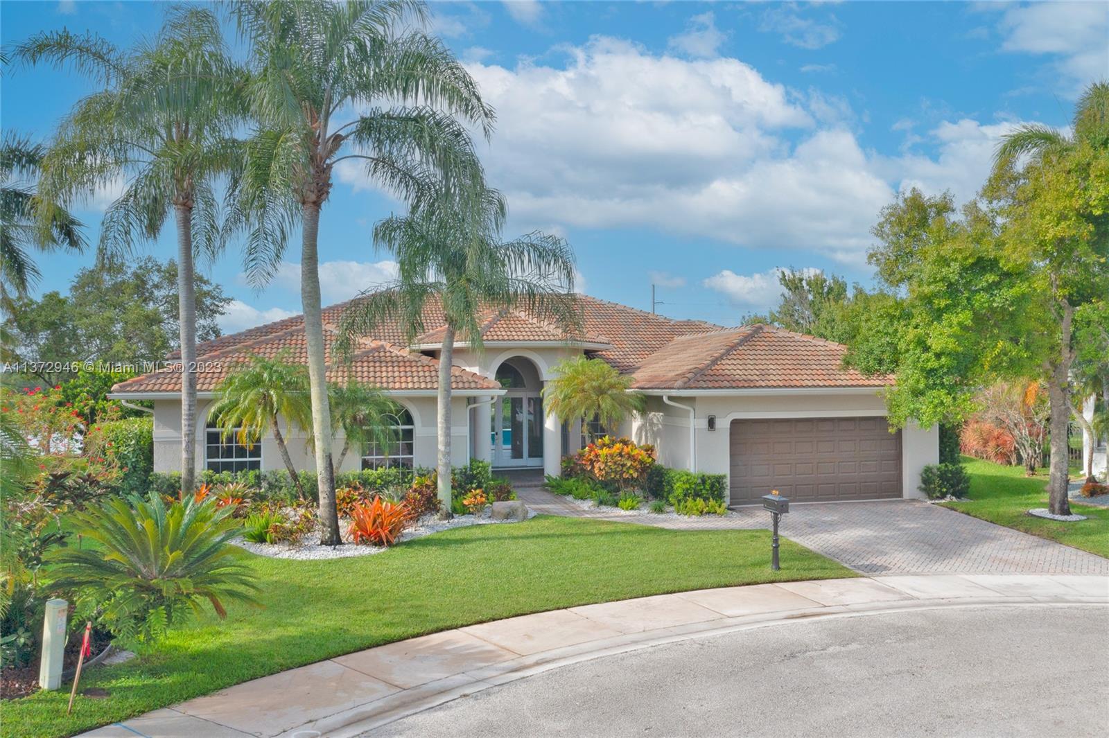 2717 Edgewater Ct