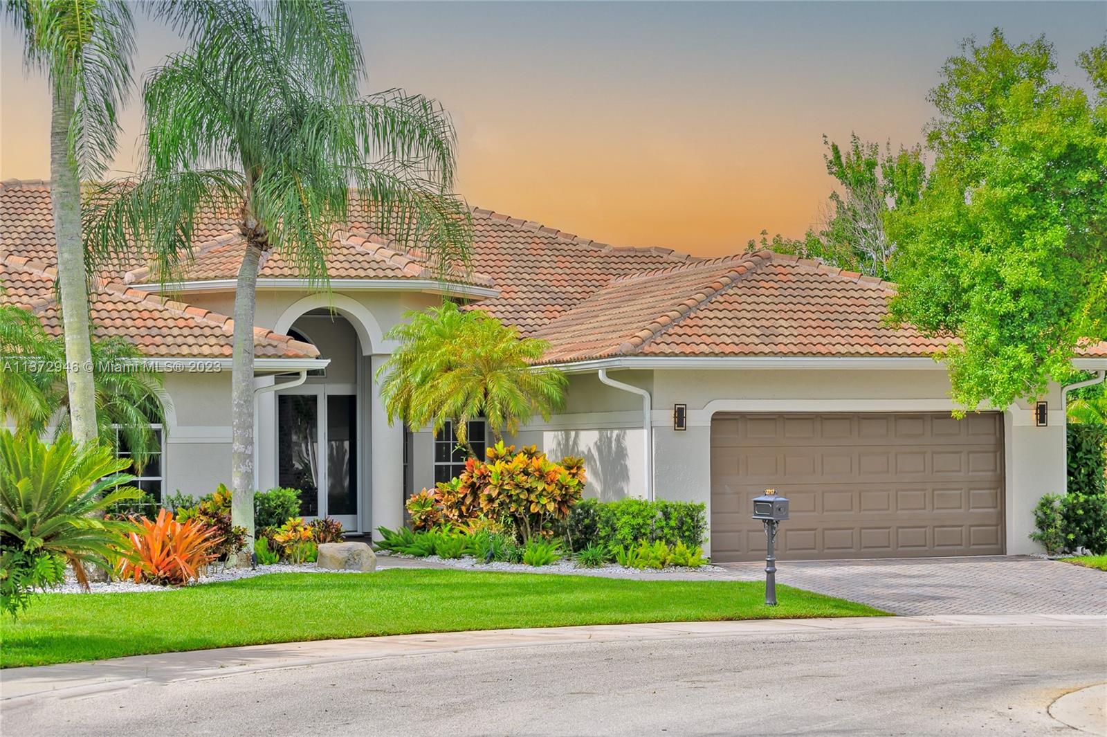 2717 Edgewater Ct