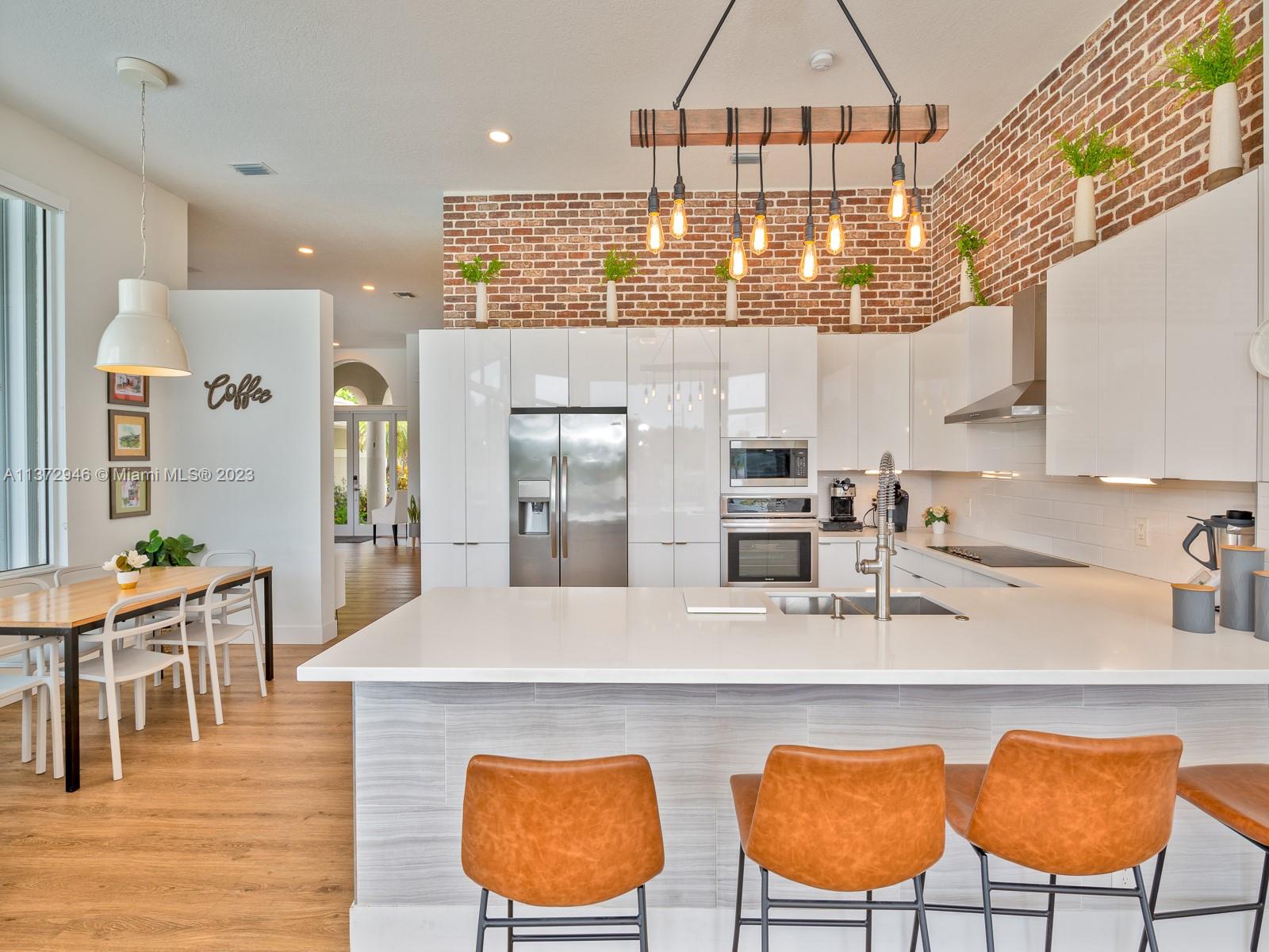 2717 Edgewater Ct