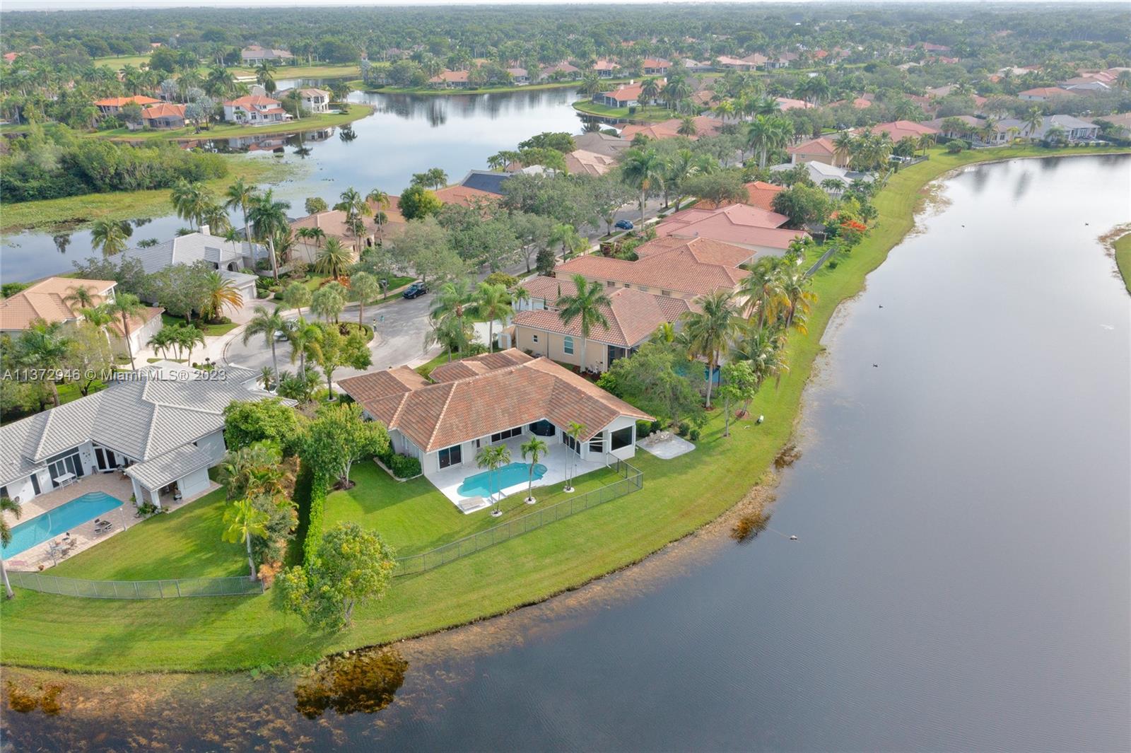 2717 Edgewater Ct