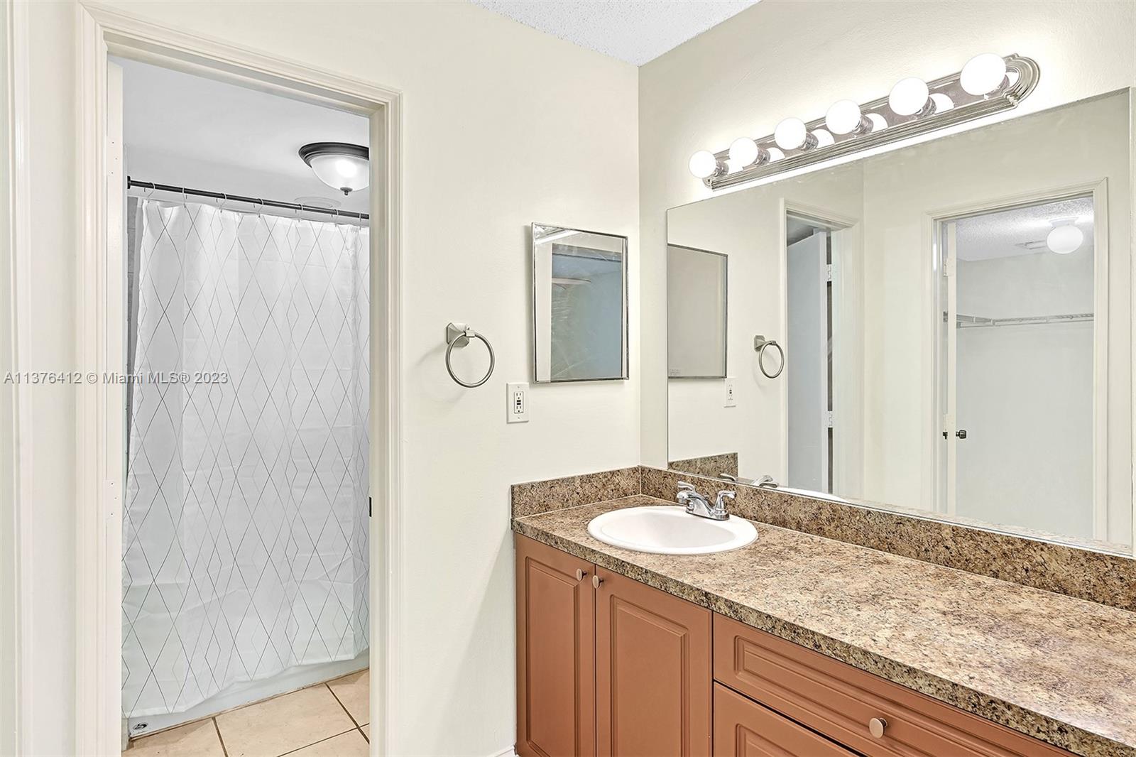 9410 Tangerine Pl Unit: 105