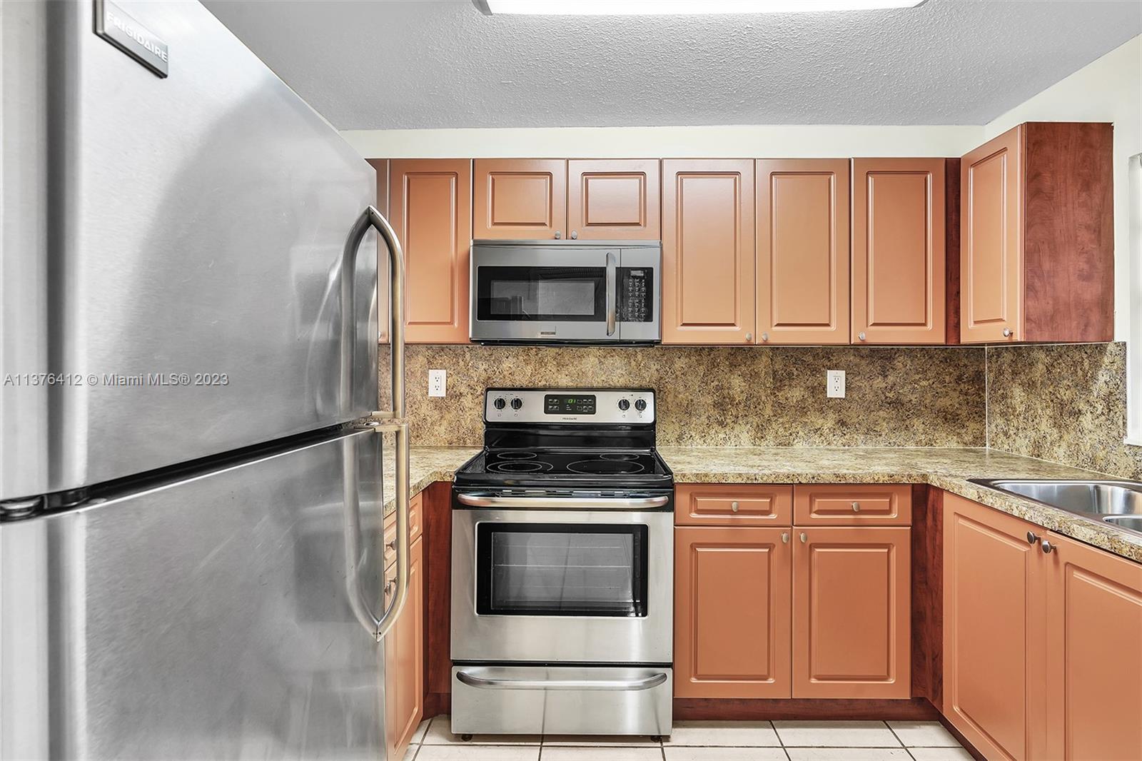 9410 Tangerine Pl Unit: 105