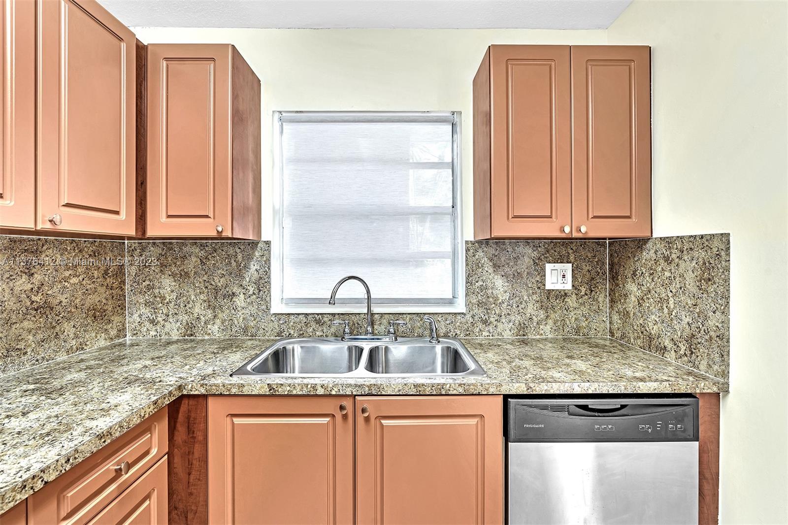 9410 Tangerine Pl Unit: 105