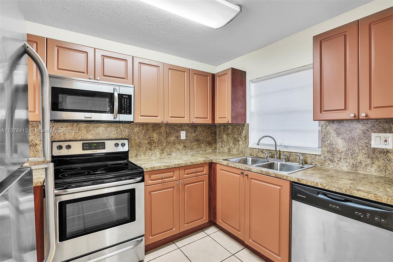 9410 Tangerine Pl Unit: 105