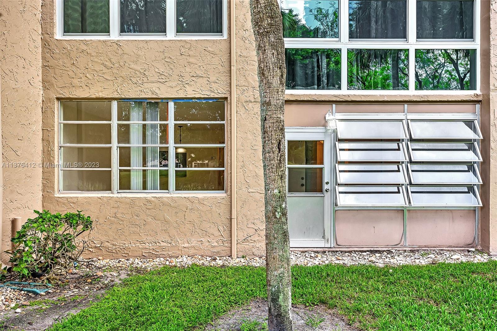 9410 Tangerine Pl Unit: 105