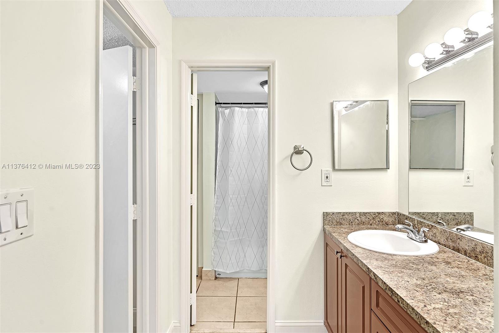 9410 Tangerine Pl Unit: 105