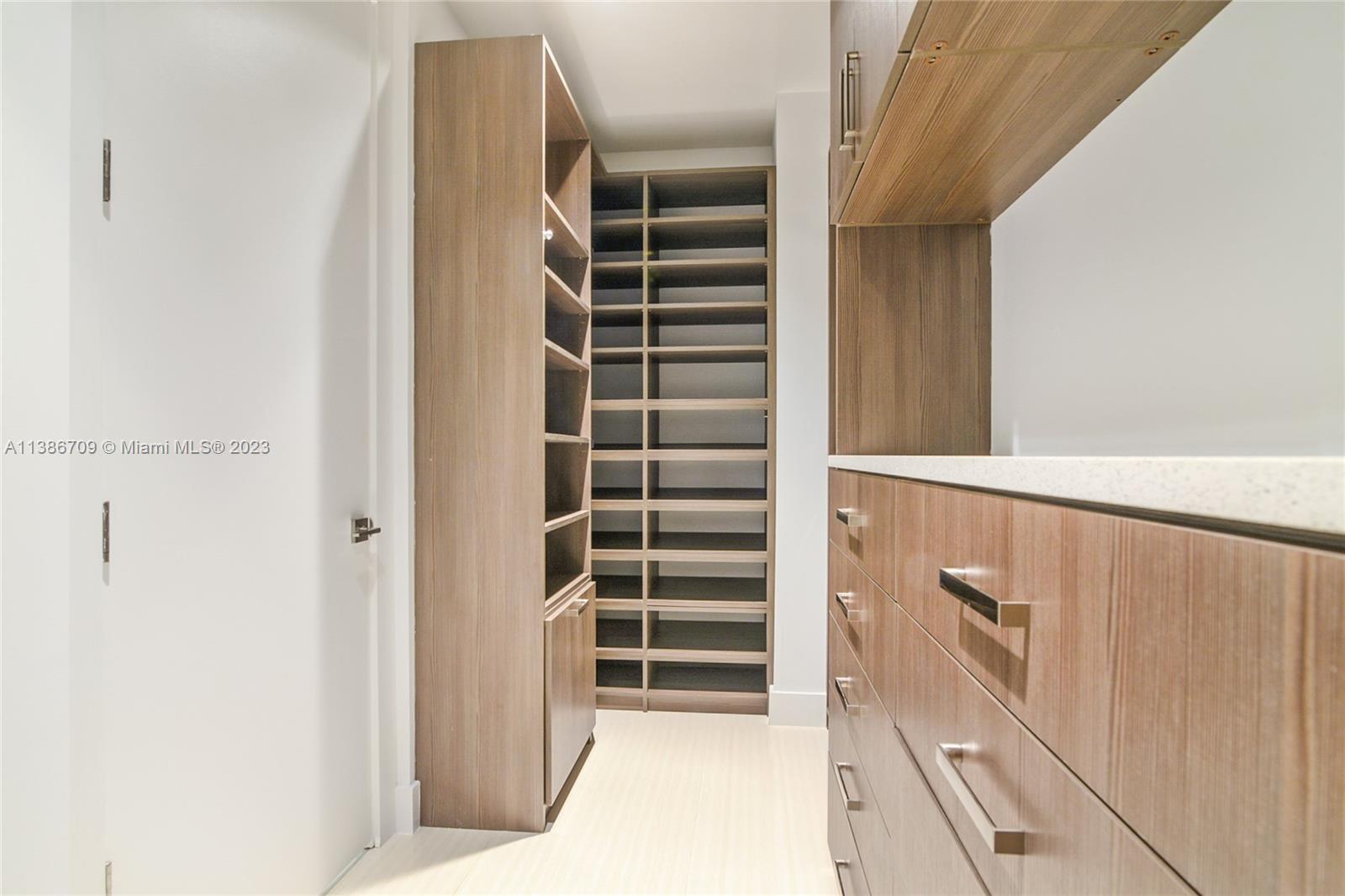 60 Hendricks Isle Unit: 301