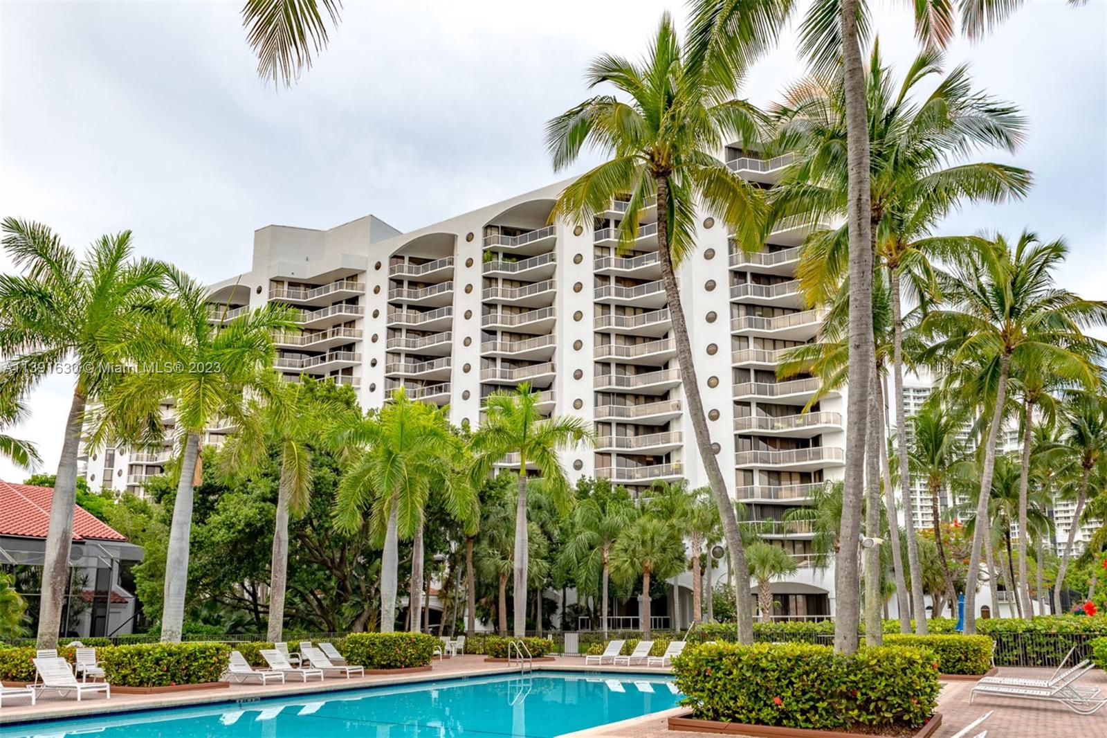 3610 Yacht Club Dr Unit: 511
