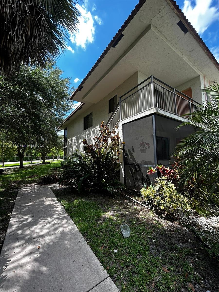 405 Lakeview Dr Unit: 201