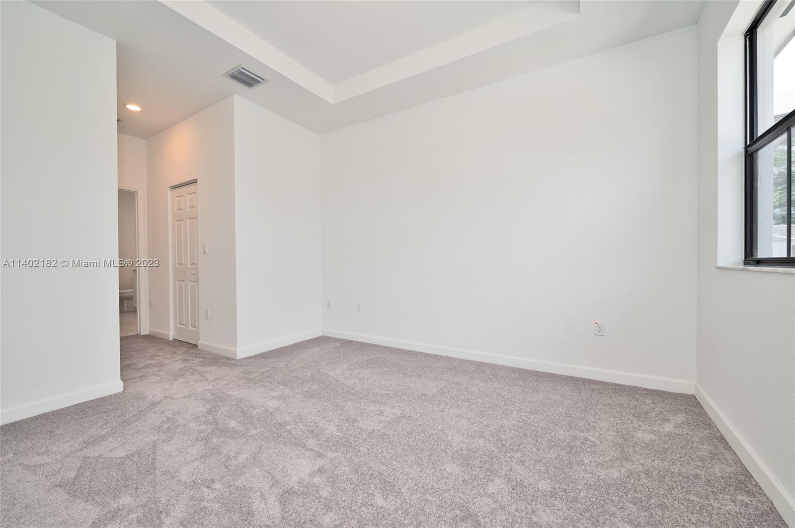 523 SW 19th Ter