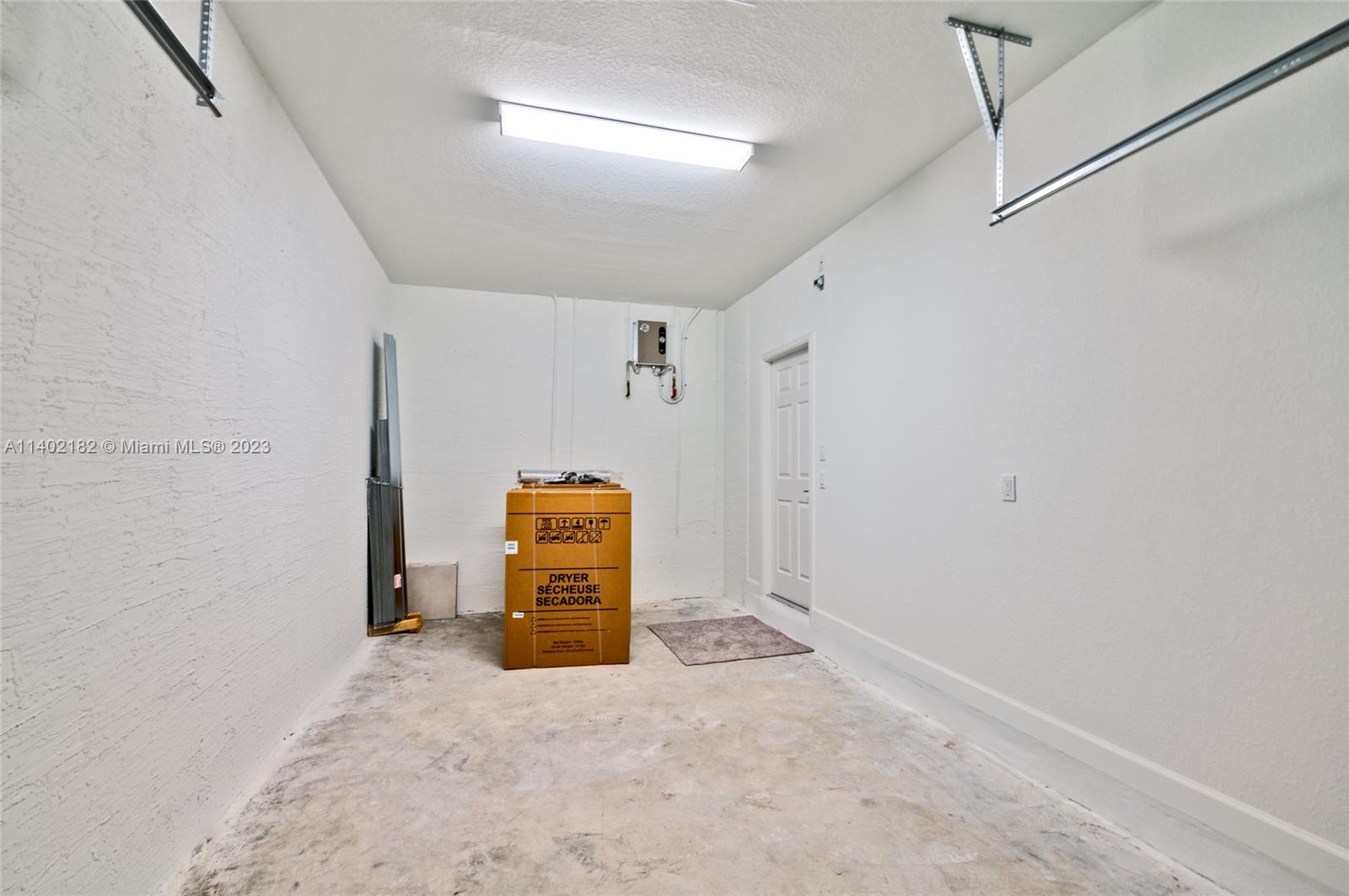 523 SW 19th Ter