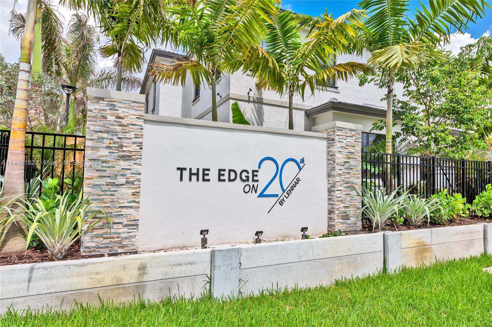 523 SW 19th Ter