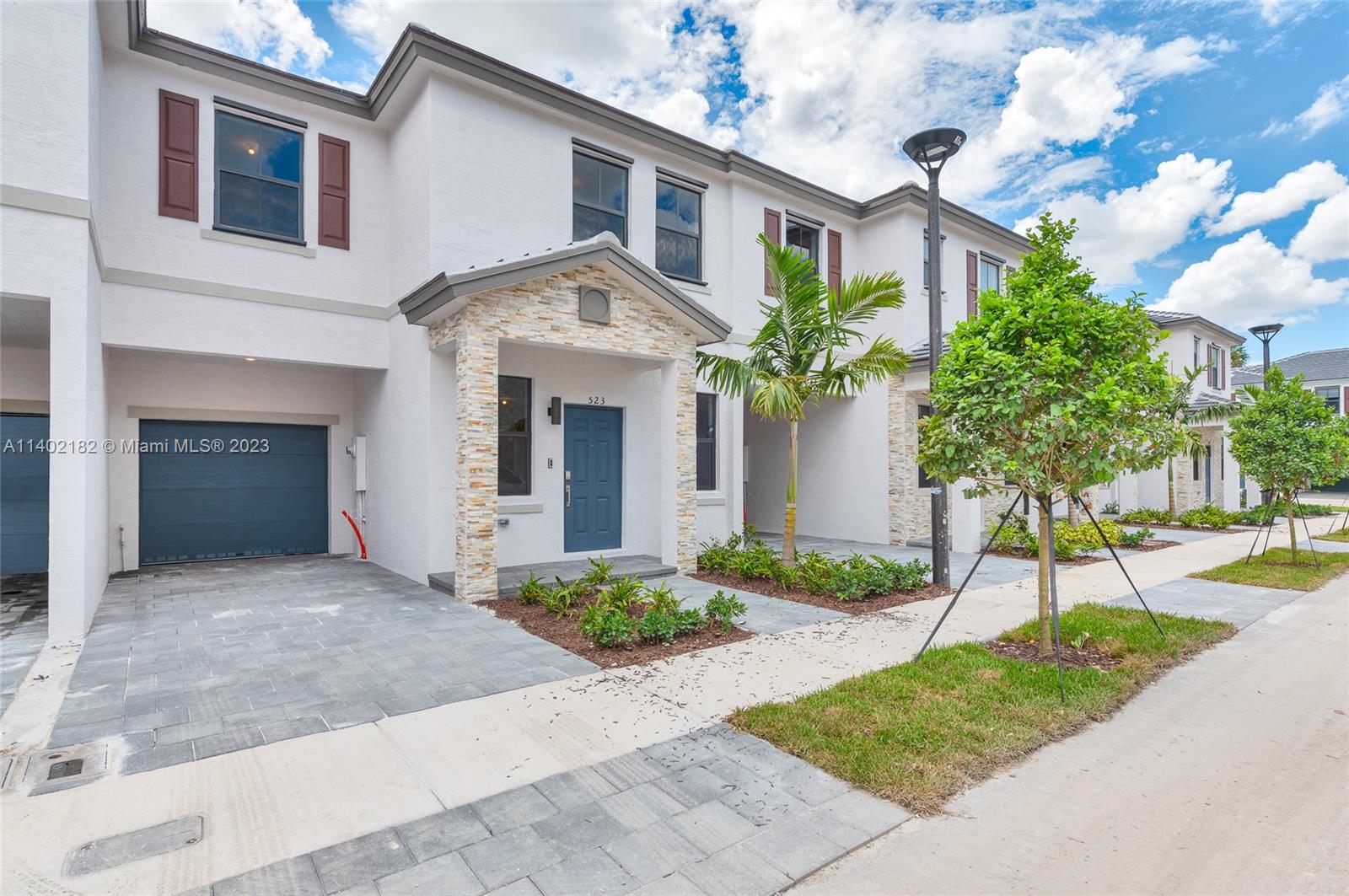 523 SW 19th Ter
