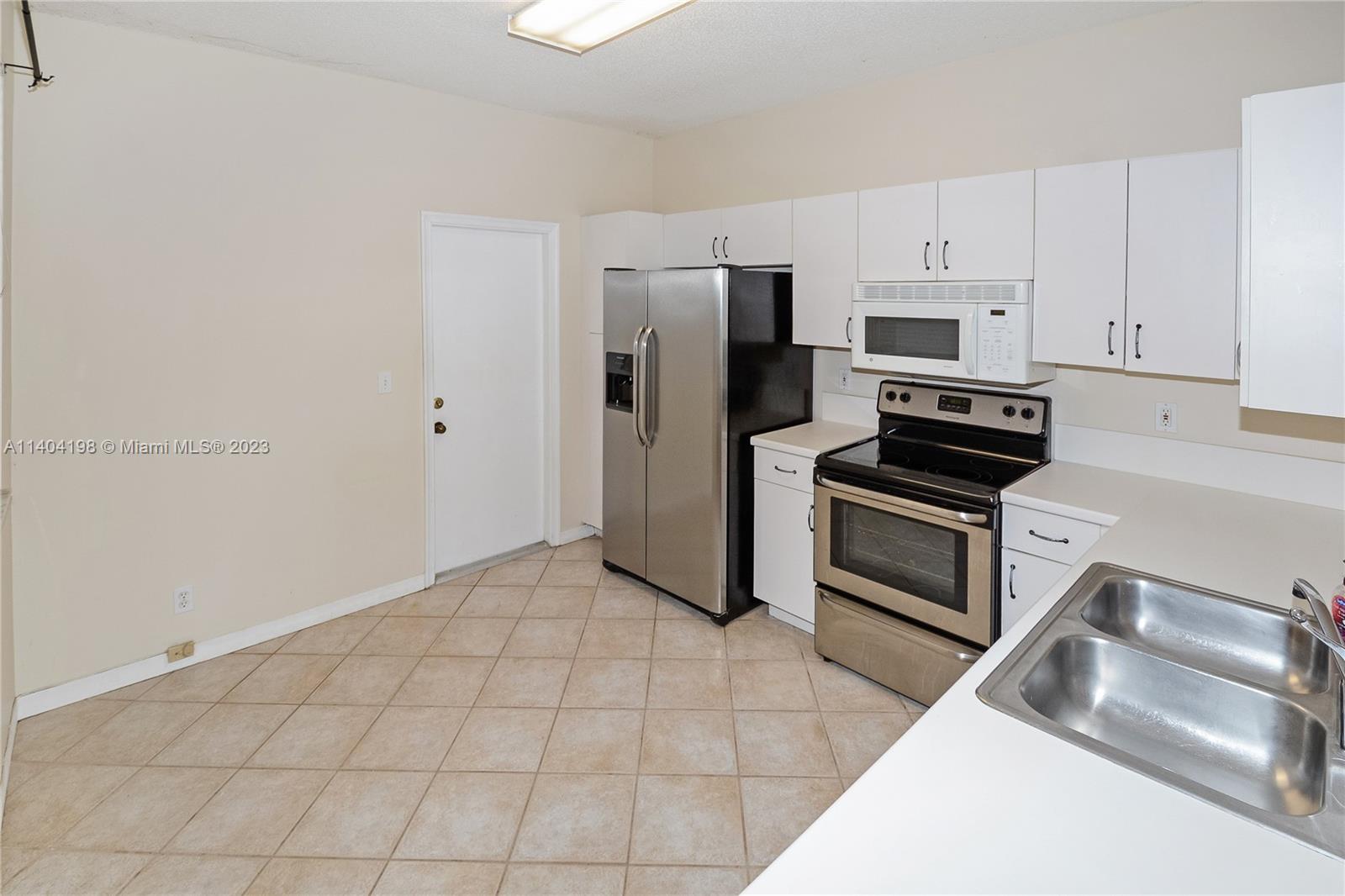 3740 San Simeon Cir Unit: 3740