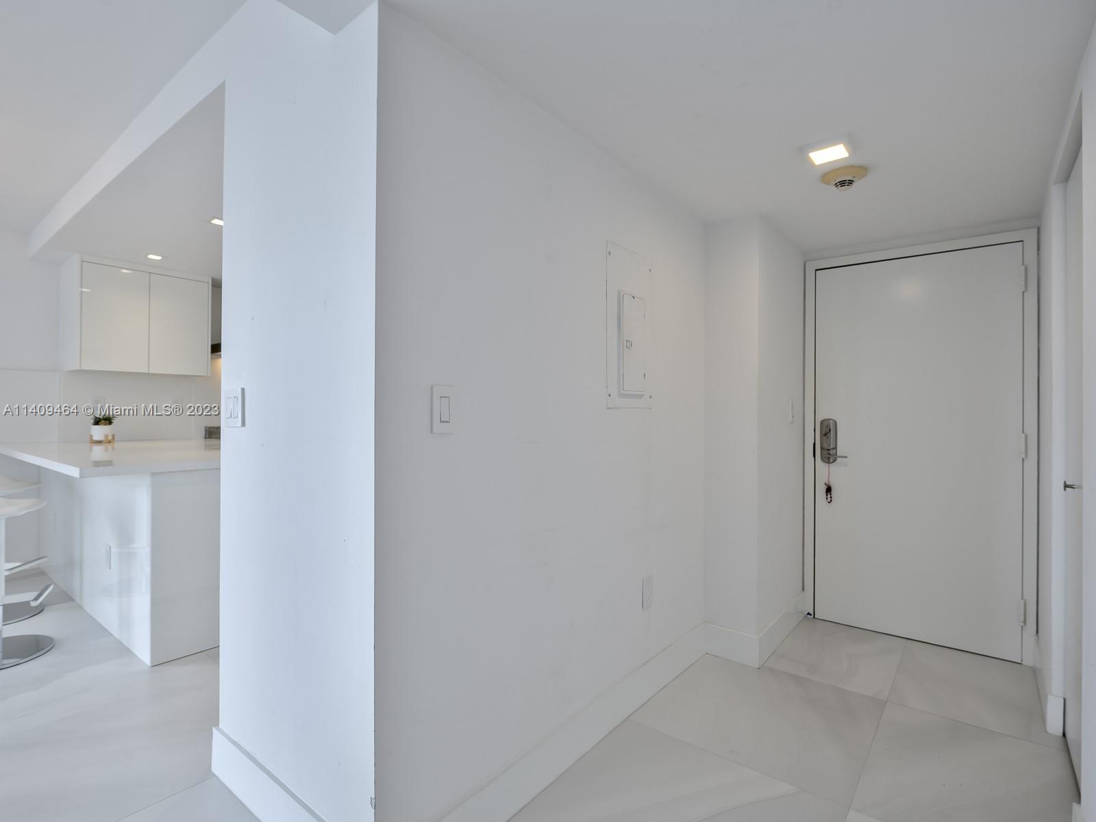 600 NE 36th St Unit: 901