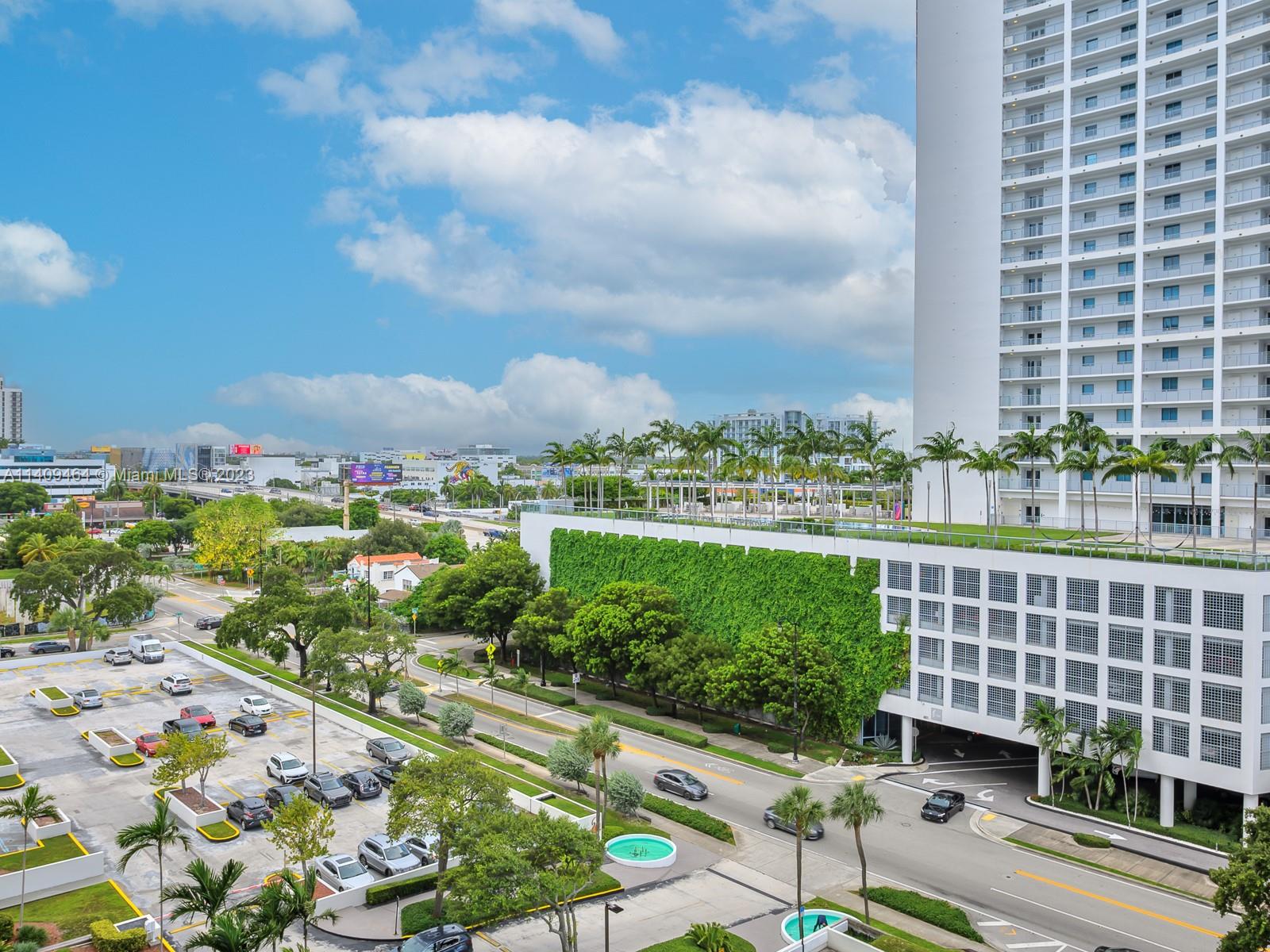 600 NE 36th St Unit: 901