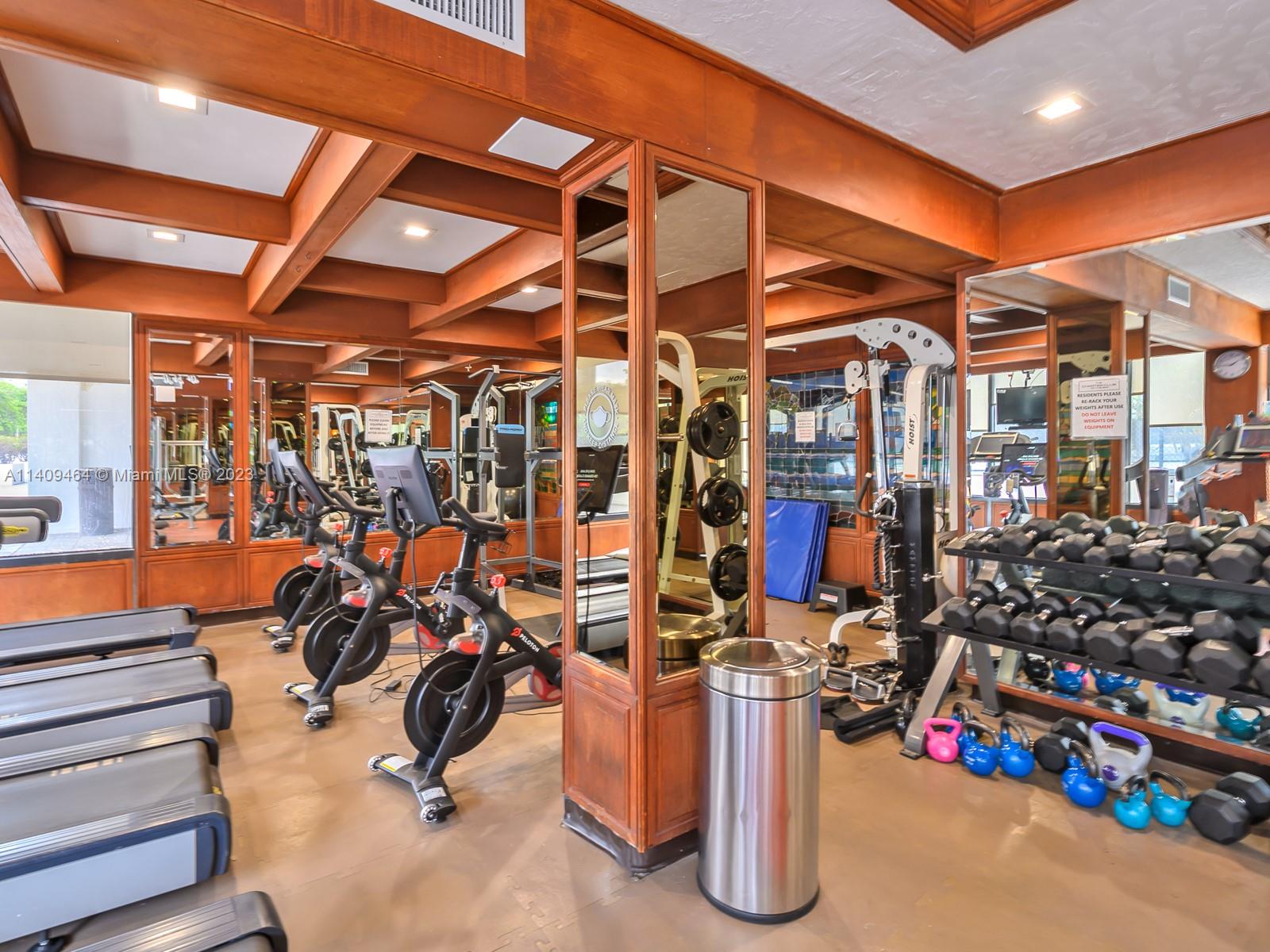 600 NE 36th St Unit: 901