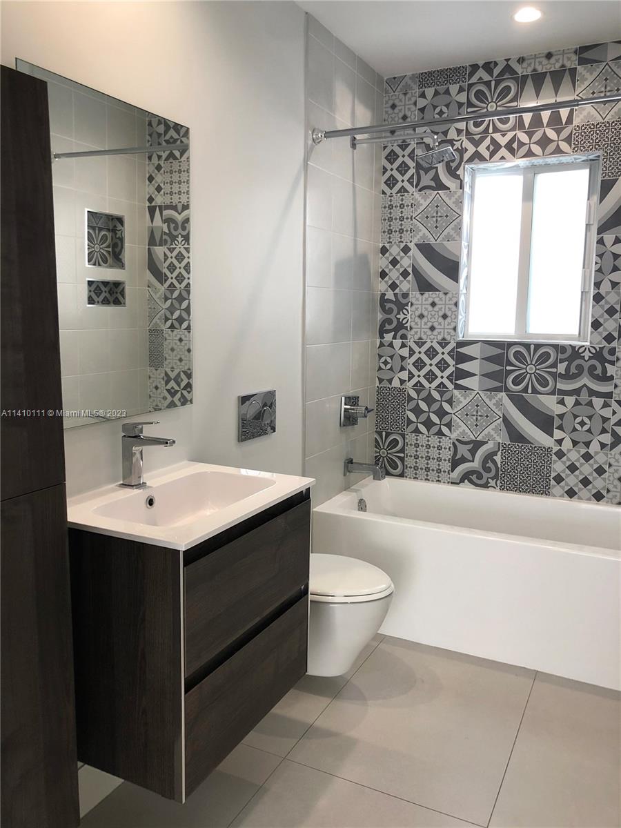 1632 SW 12th St Unit: 0