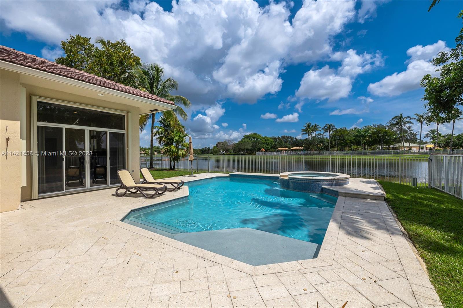 968 Marina Dr