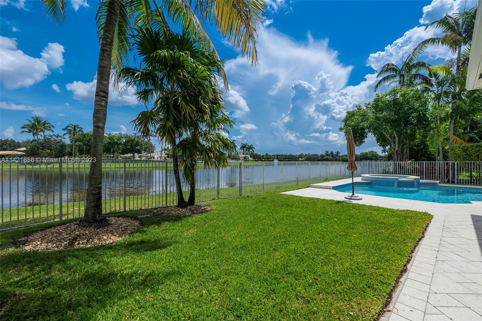 968 Marina Dr