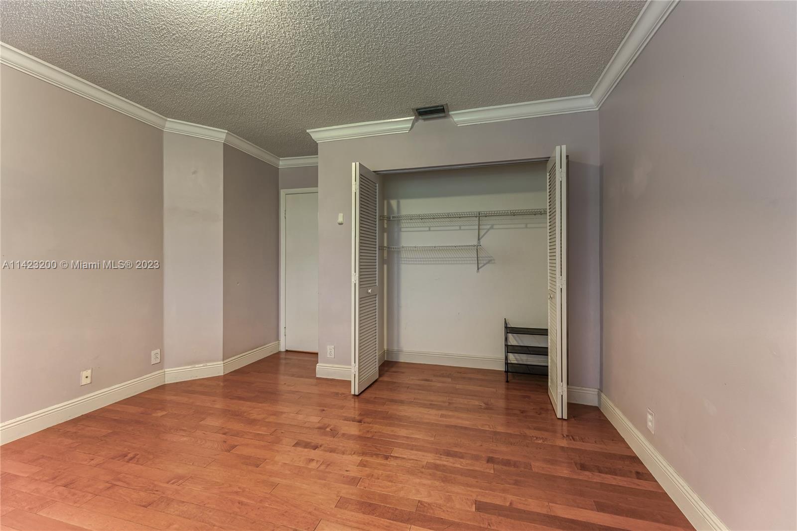 1328 Bayview Cir Unit: 1328