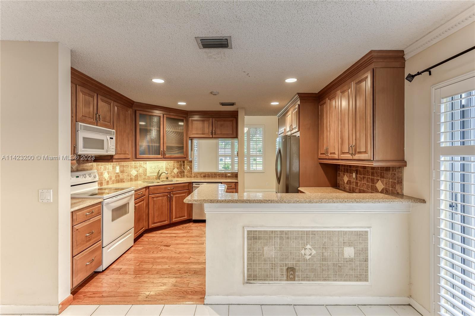 1328 Bayview Cir Unit: 1328