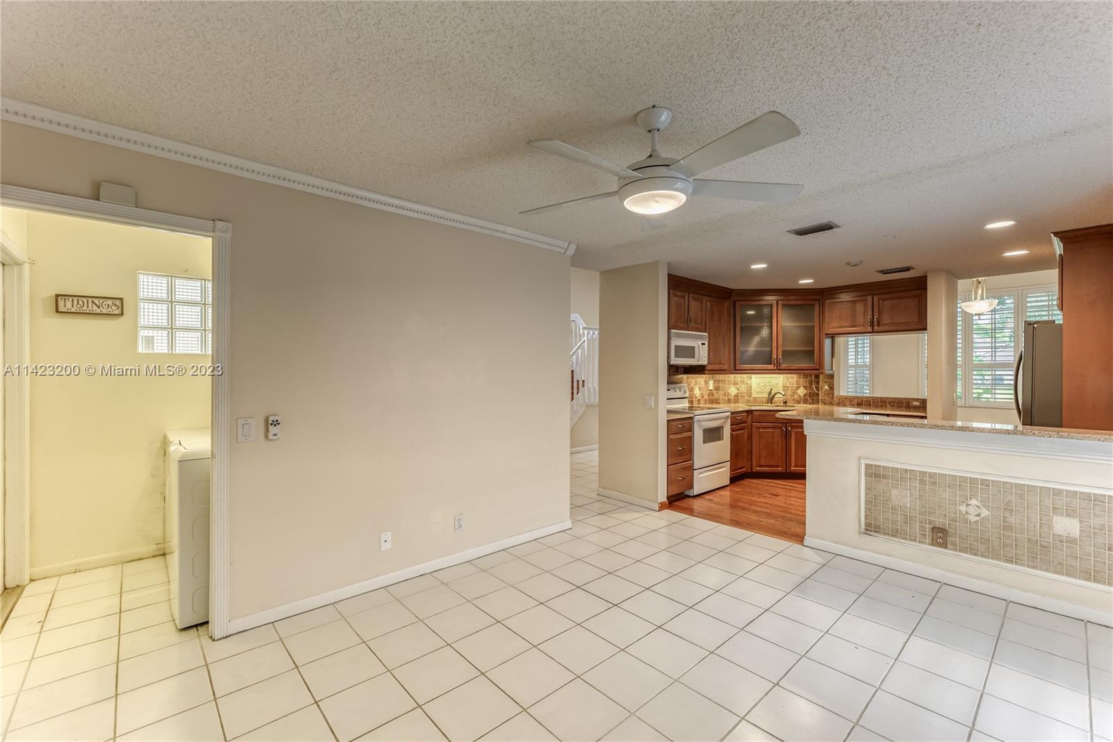 1328 Bayview Cir Unit: 1328