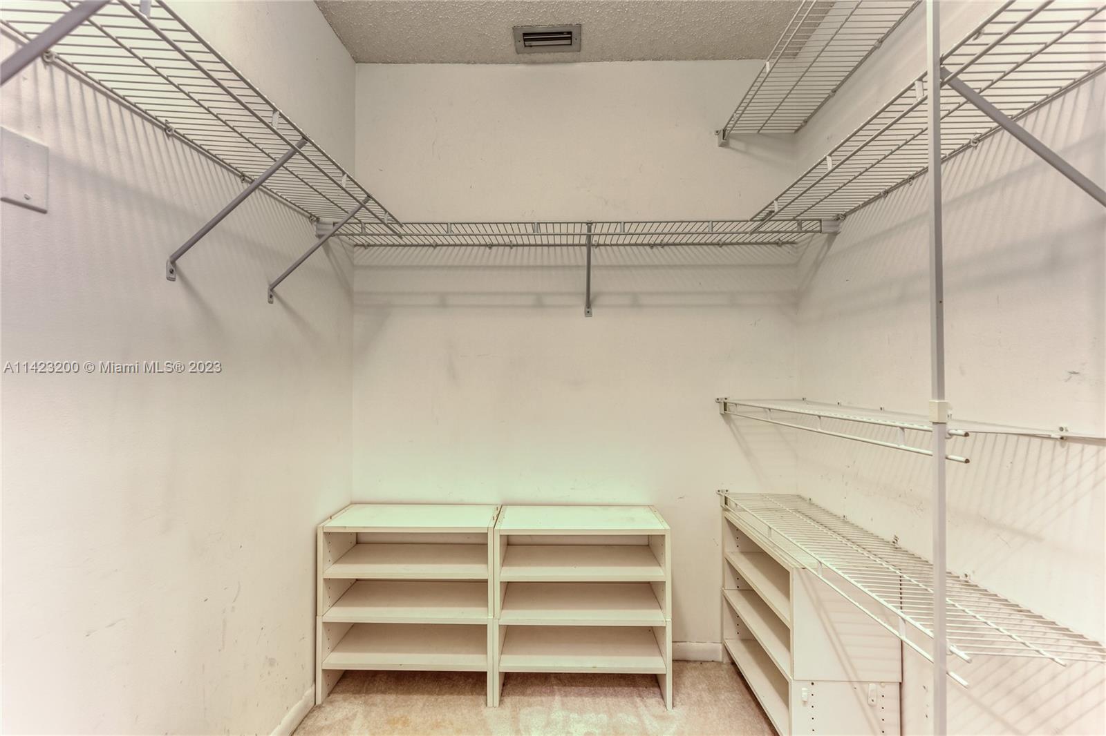 1328 Bayview Cir Unit: 1328