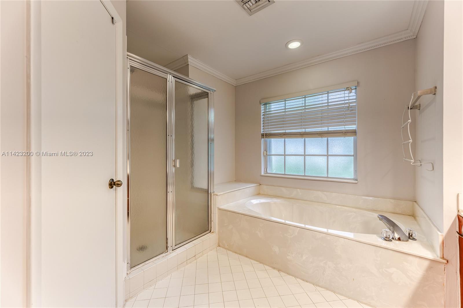 1328 Bayview Cir Unit: 1328