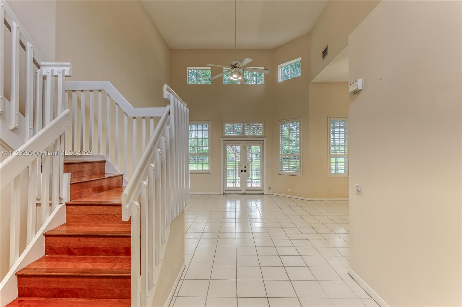 1328 Bayview Cir Unit: 1328