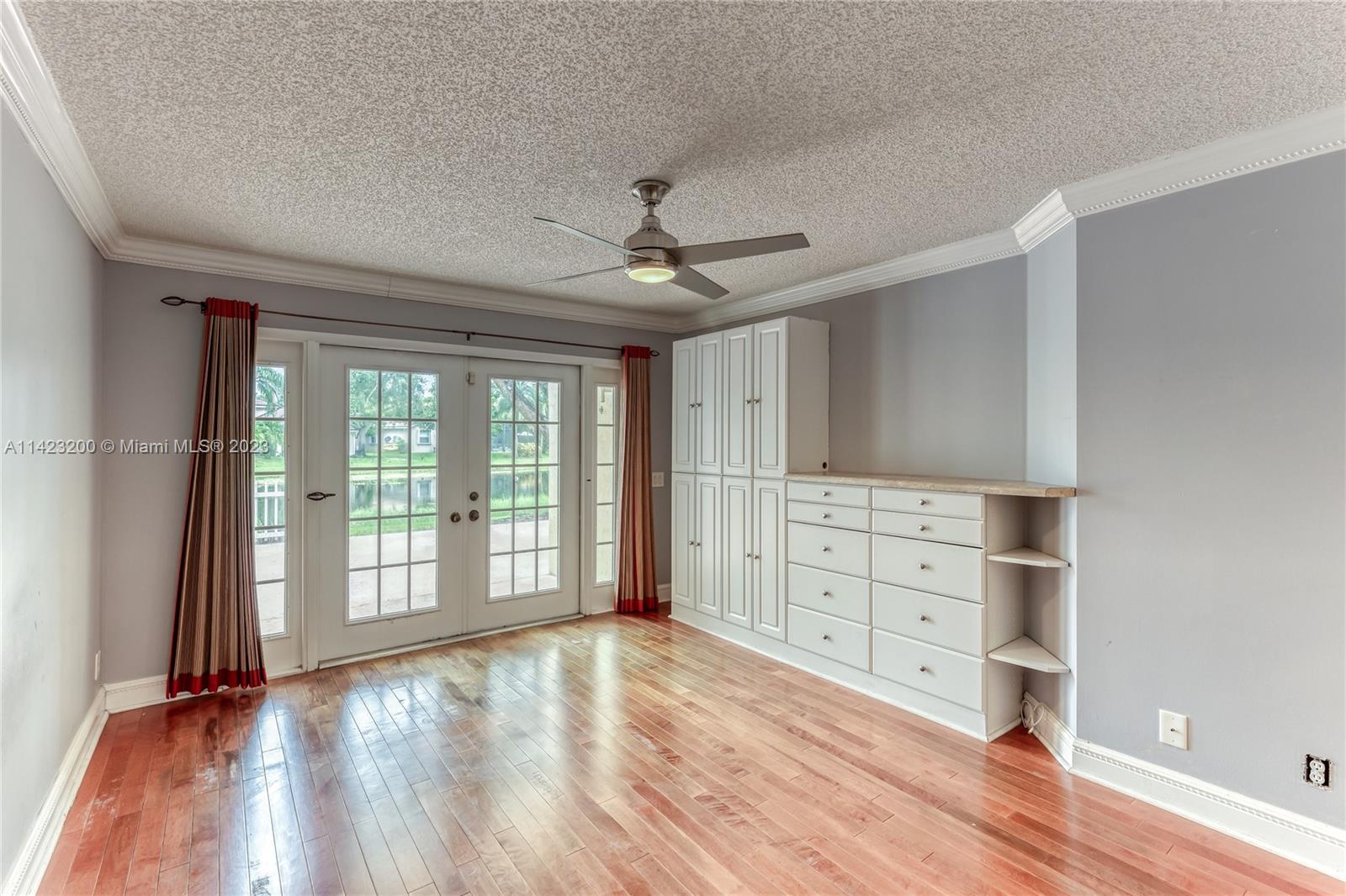 1328 Bayview Cir Unit: 1328