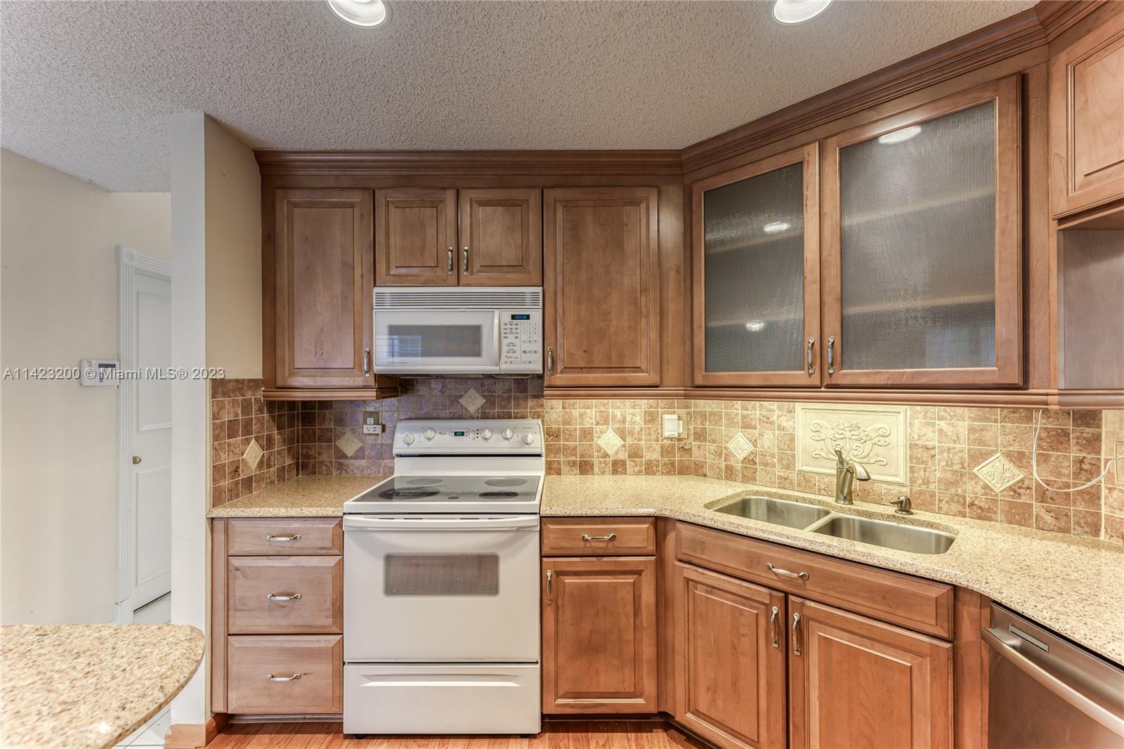 1328 Bayview Cir Unit: 1328