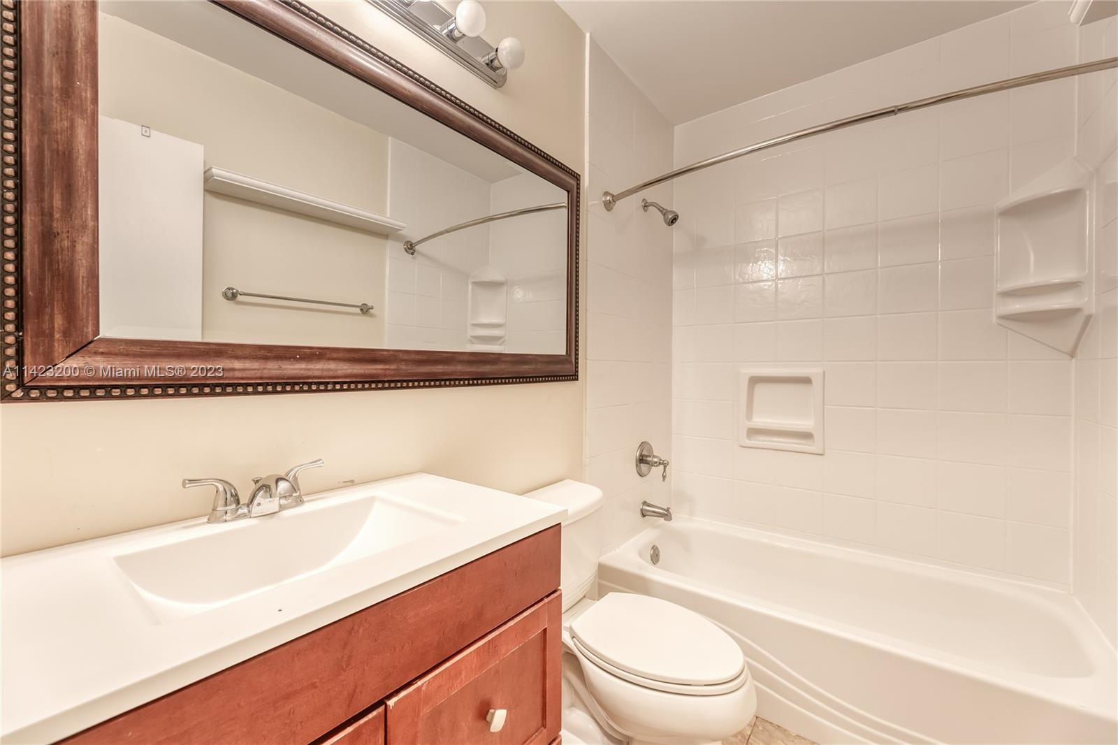 1328 Bayview Cir Unit: 1328