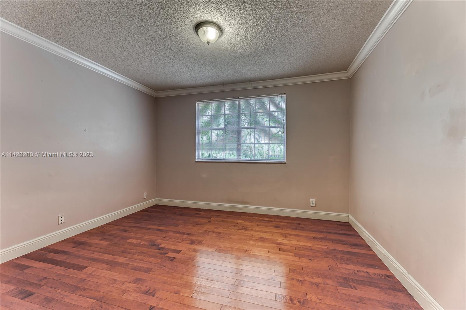 1328 Bayview Cir Unit: 1328