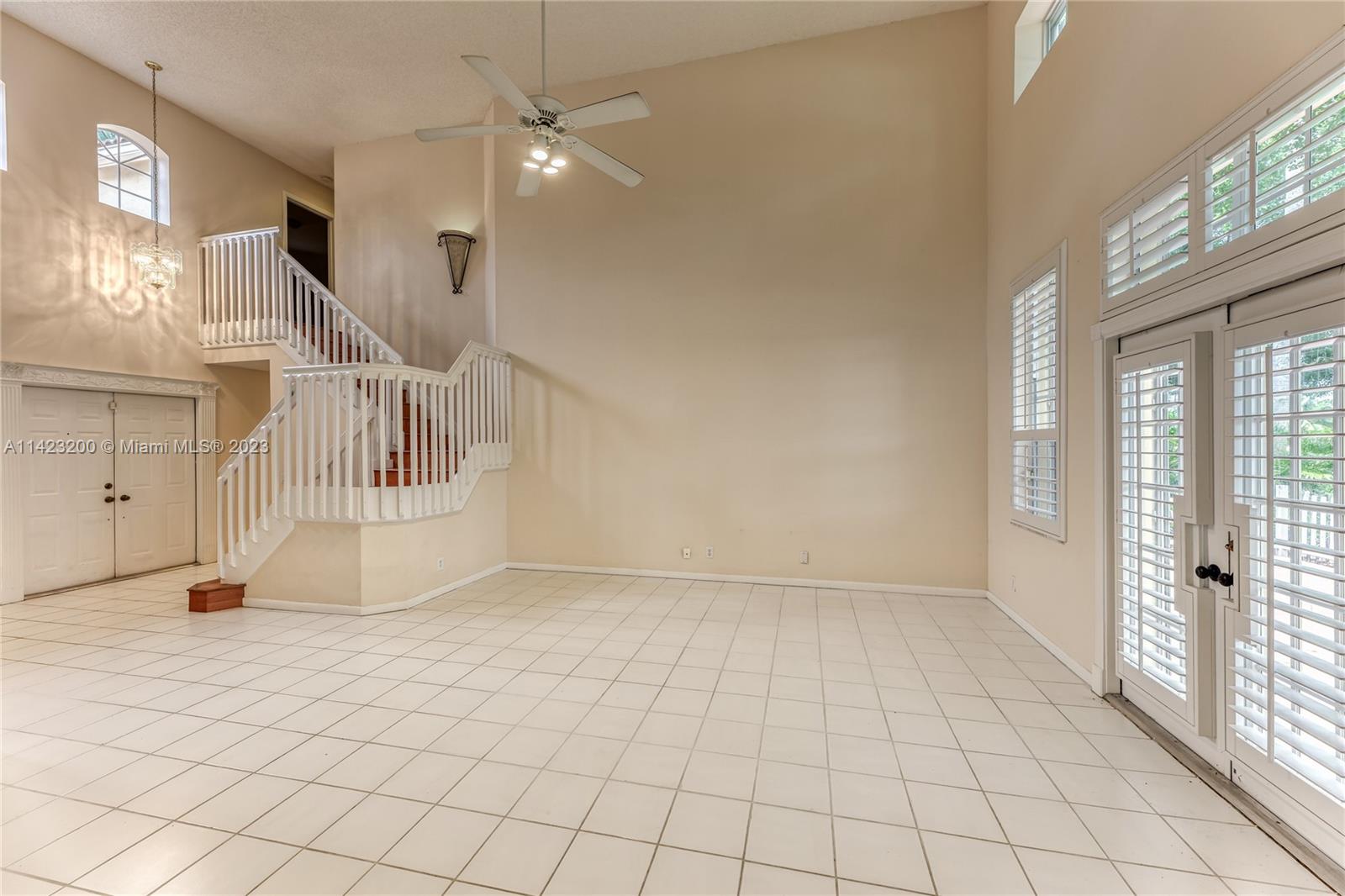 1328 Bayview Cir Unit: 1328
