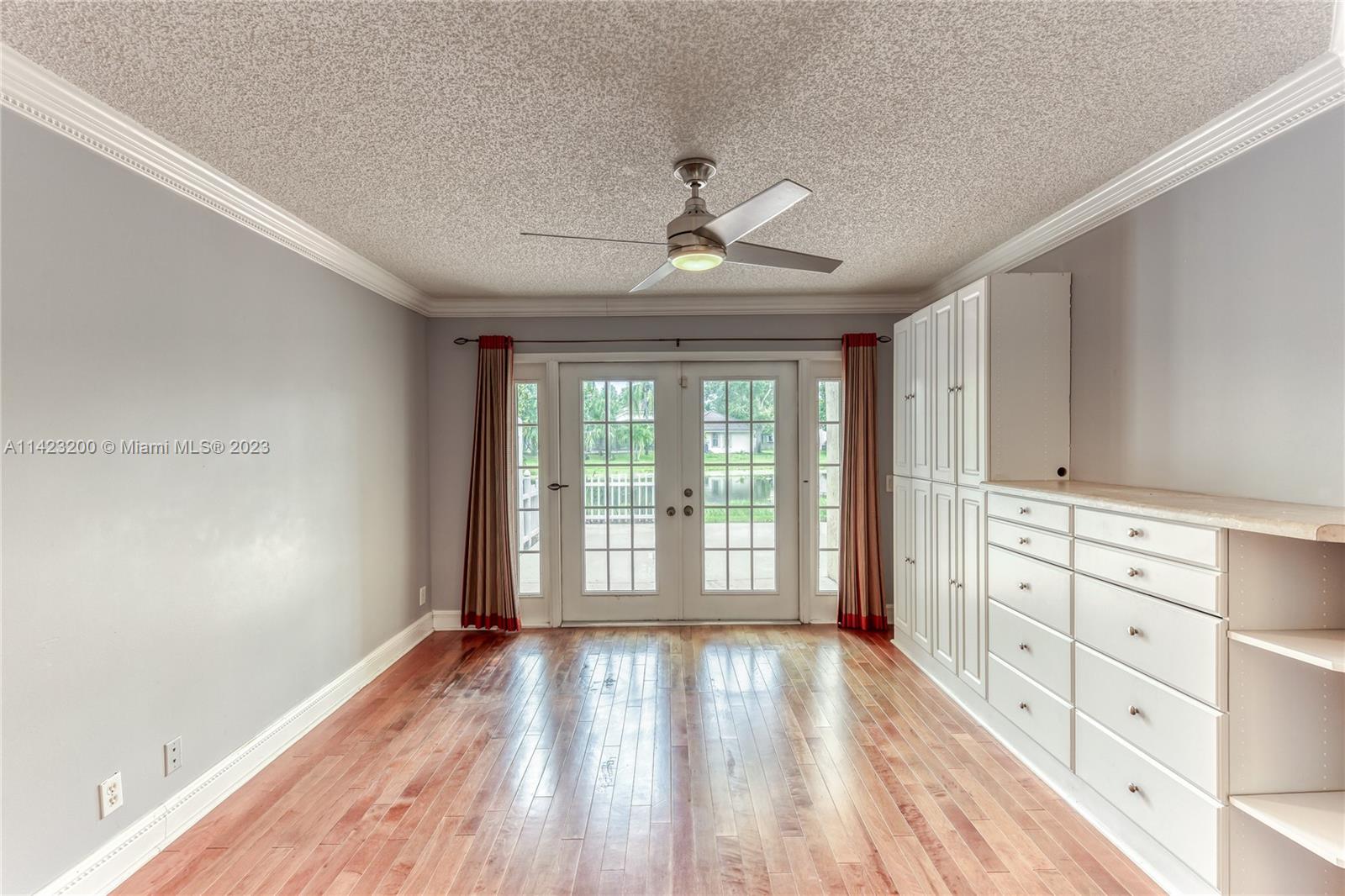 1328 Bayview Cir Unit: 1328