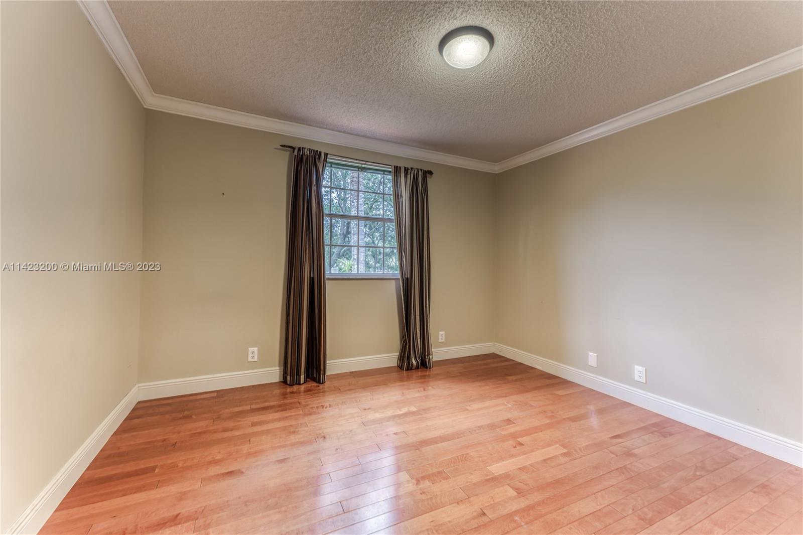 1328 Bayview Cir Unit: 1328