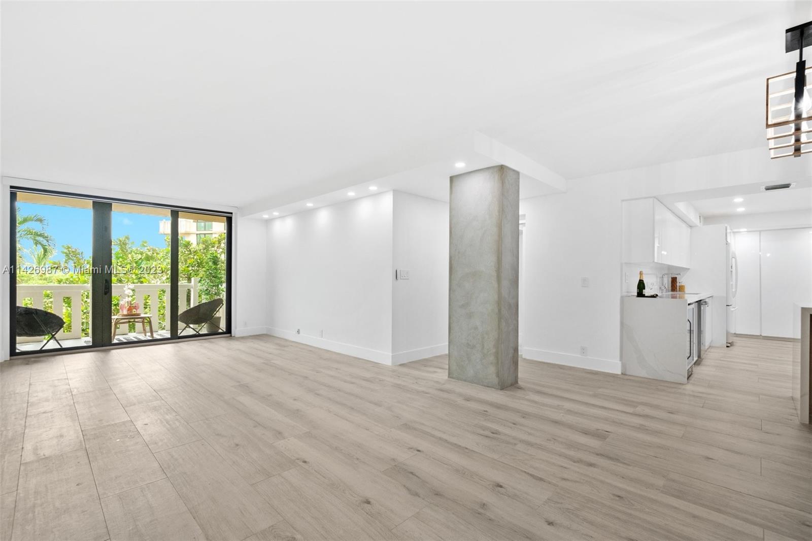 1121 Crandon Blvd Unit: D304